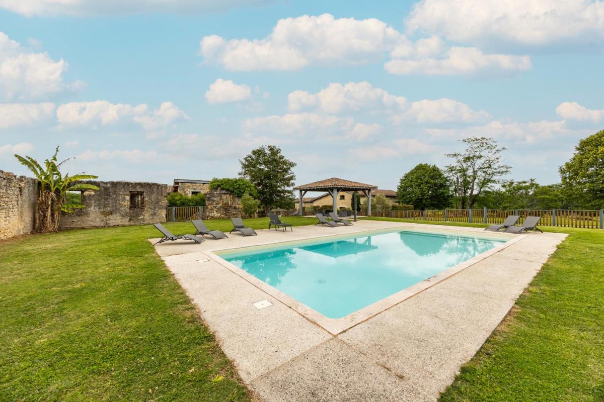 Domaine Canteloup Vignes Et Piscine - Housity