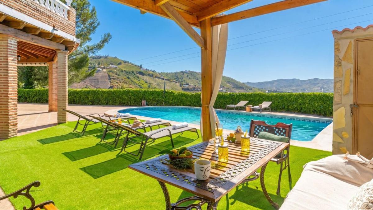 Casa La Noria Iznate by Ruralidays - Housity