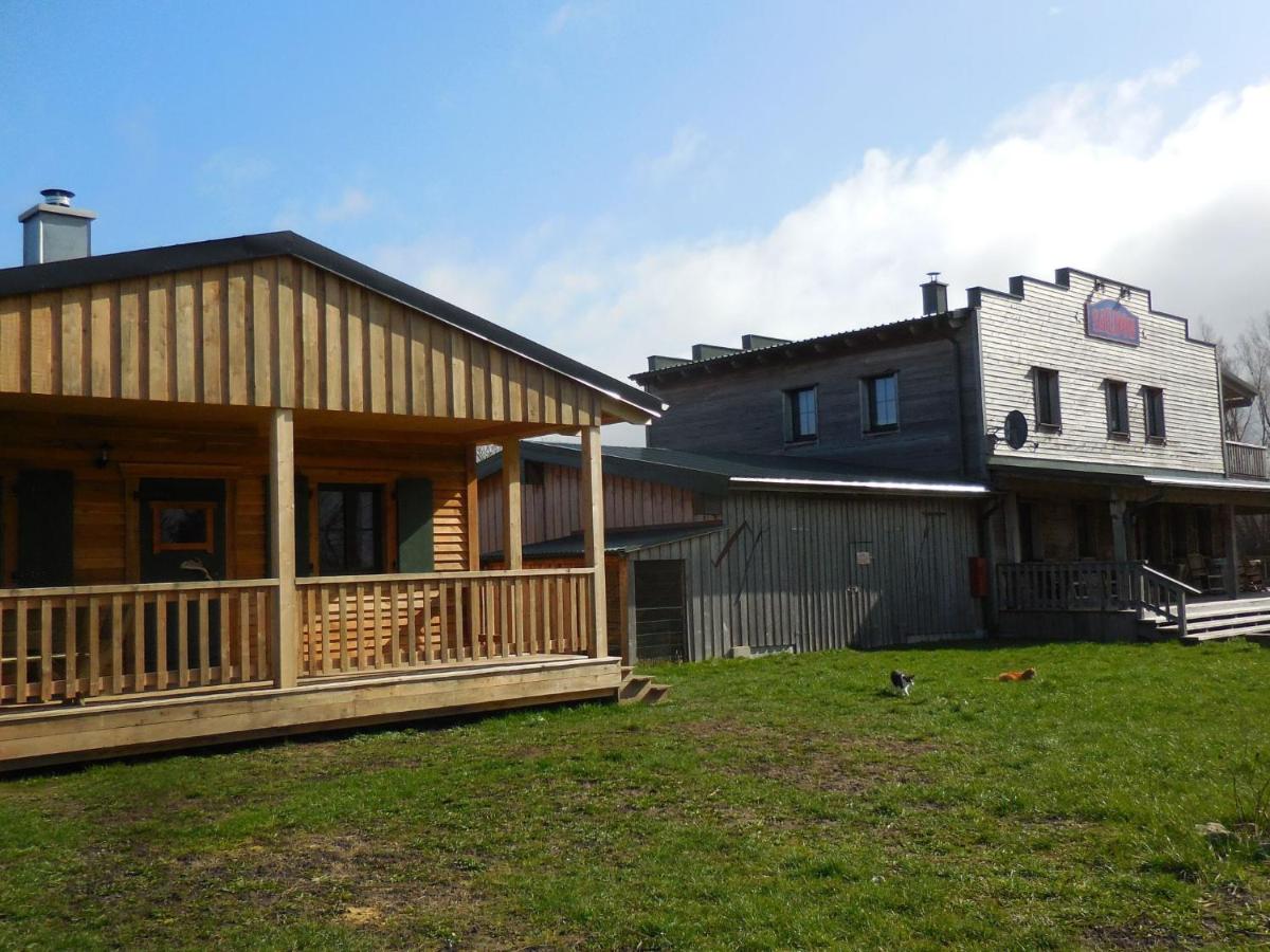 Holiday Home Horse Lake Ranch by Interhome - Housity