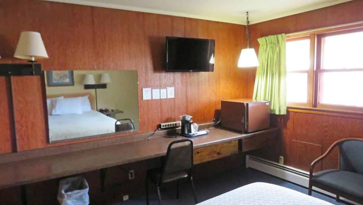 Indianhead Ironwood Hotel - Housity