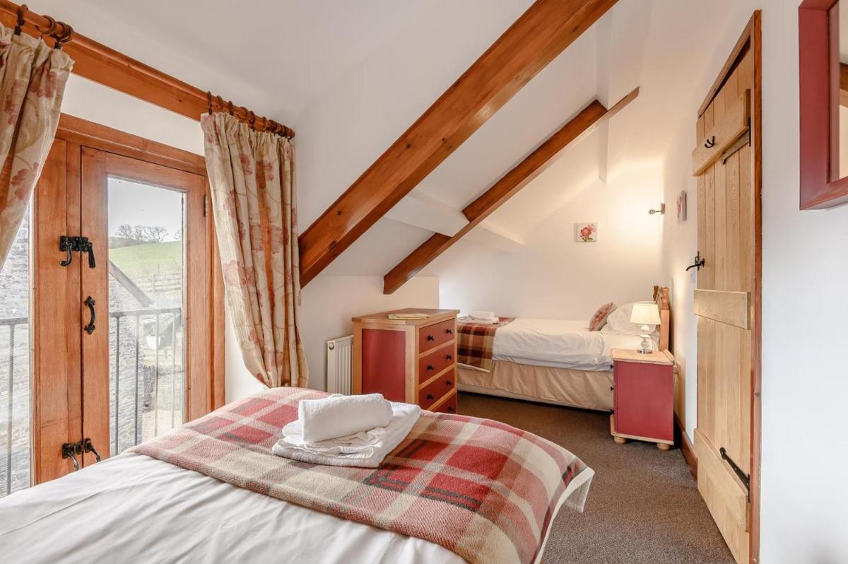 Beacons View Farm Cottages - Housity