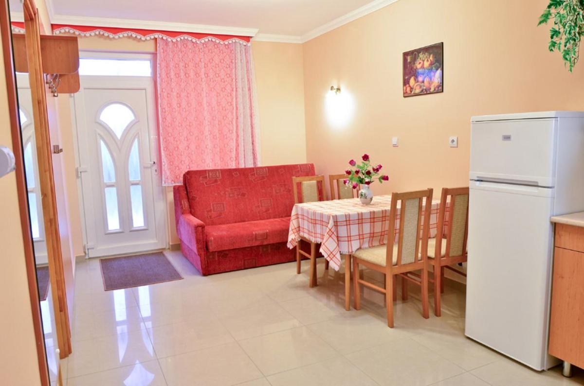 Holiday Home Rose - Housity