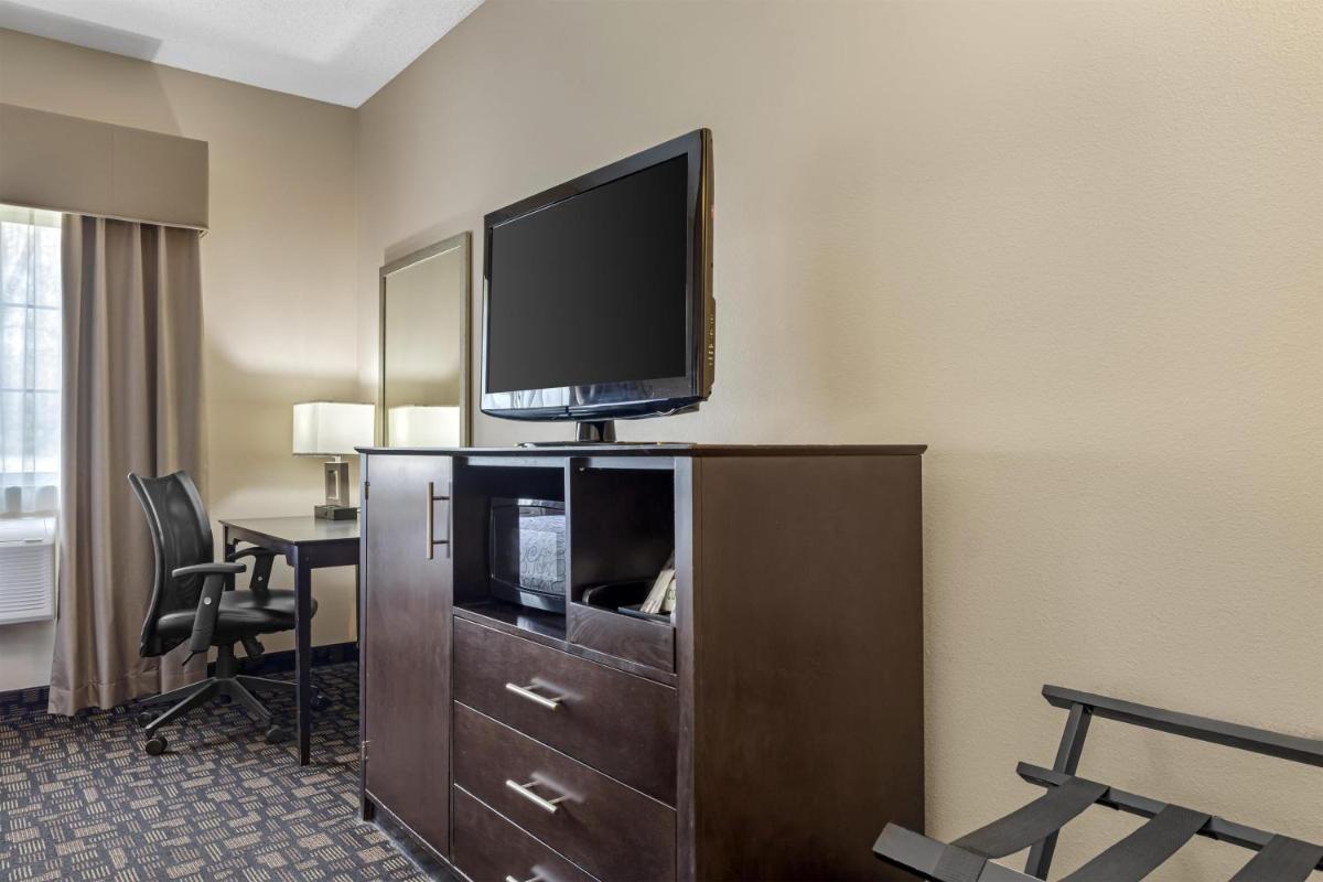 Best Western Plover-Stevens Point Hotel & Conference Center - Housity