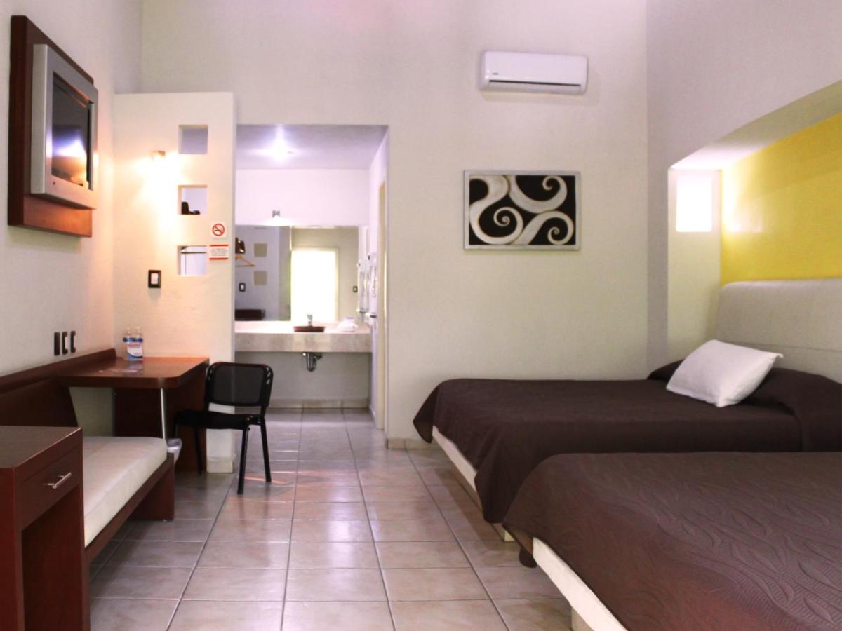 Hotel Splash Inn - Housity