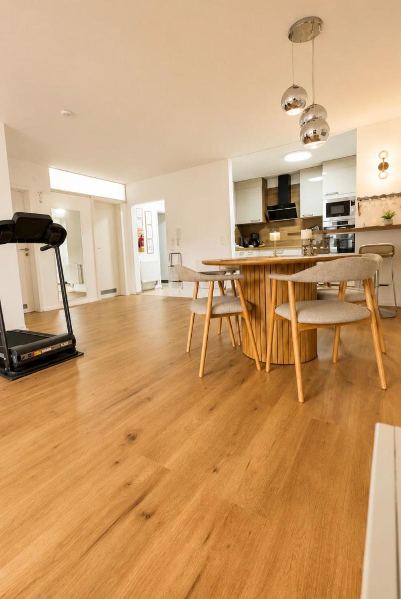 Apartment HomeBase Modernes 4-Sterne Apartment mit Tiefgarage im Zentrum - Housity