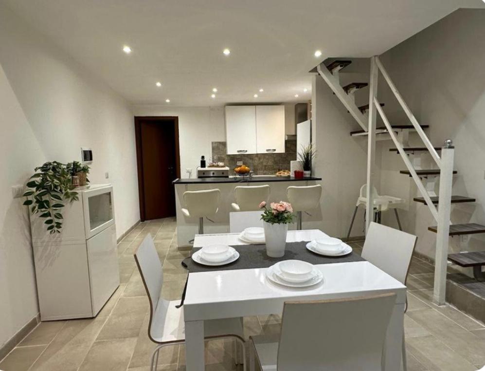 Mambo House - Housity