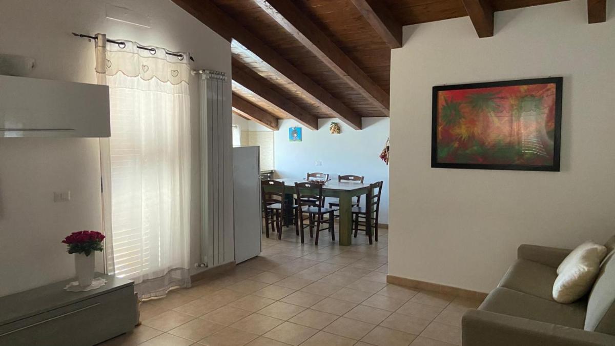 Gabbiano Jonathan - Housity