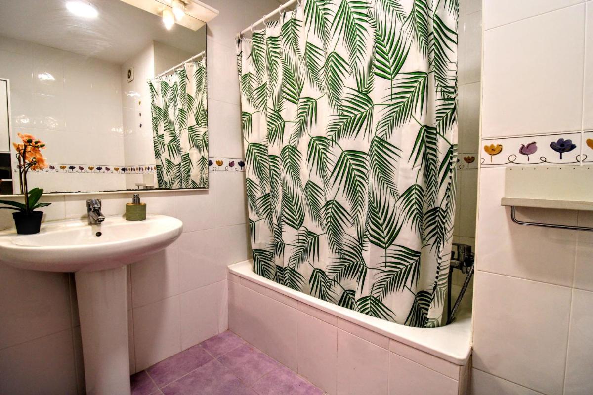 Spacious and cosy apartment near Barcelona - Housity