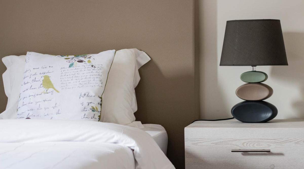 Hill Houses - Savoy Signature - Housity