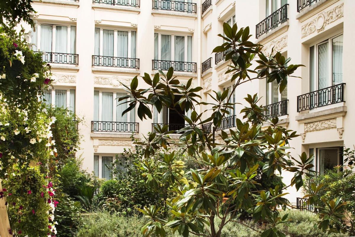 Jardin de l'établissement Rochester Champs Elysees