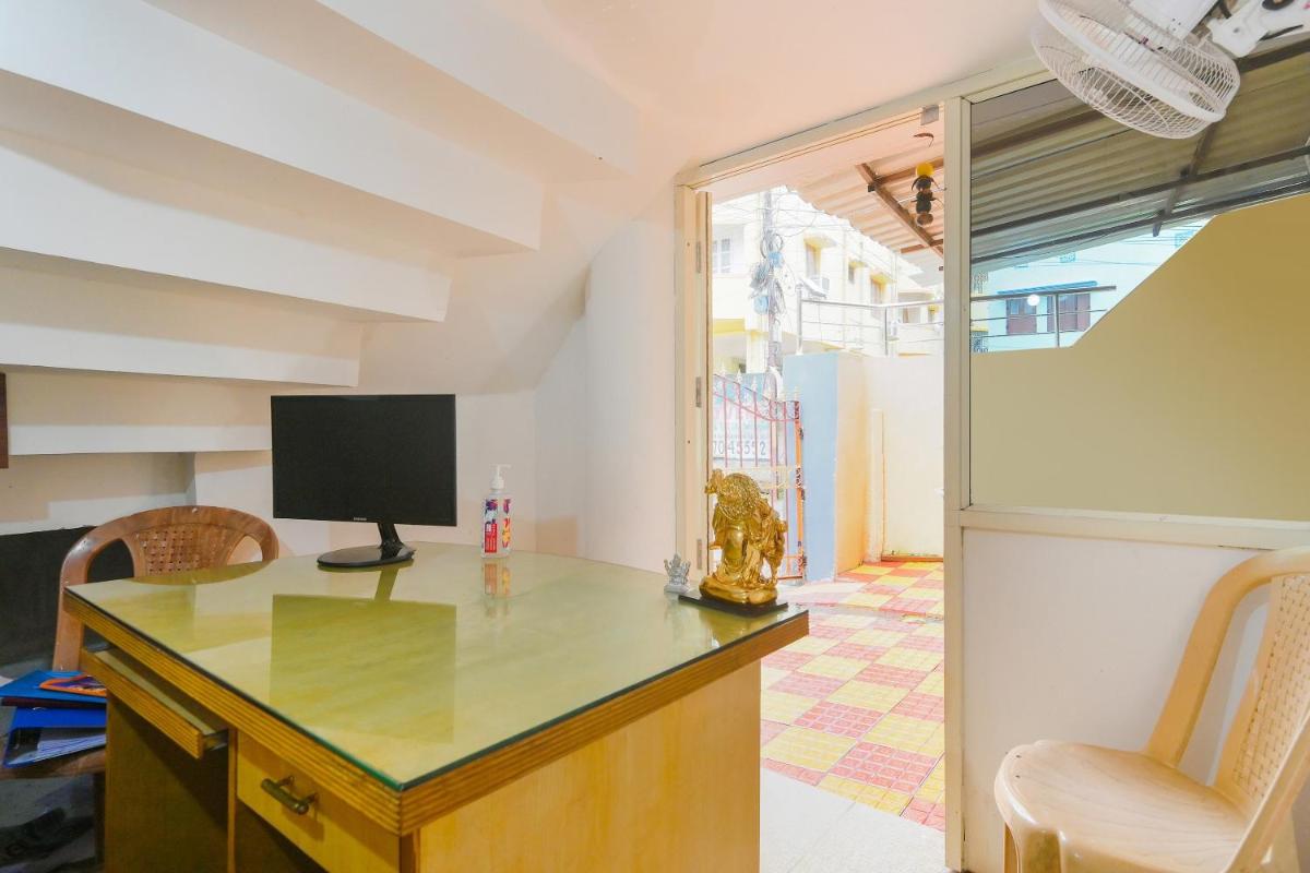 OYO Flagship 81152 Hotel Raz Stays - Housity