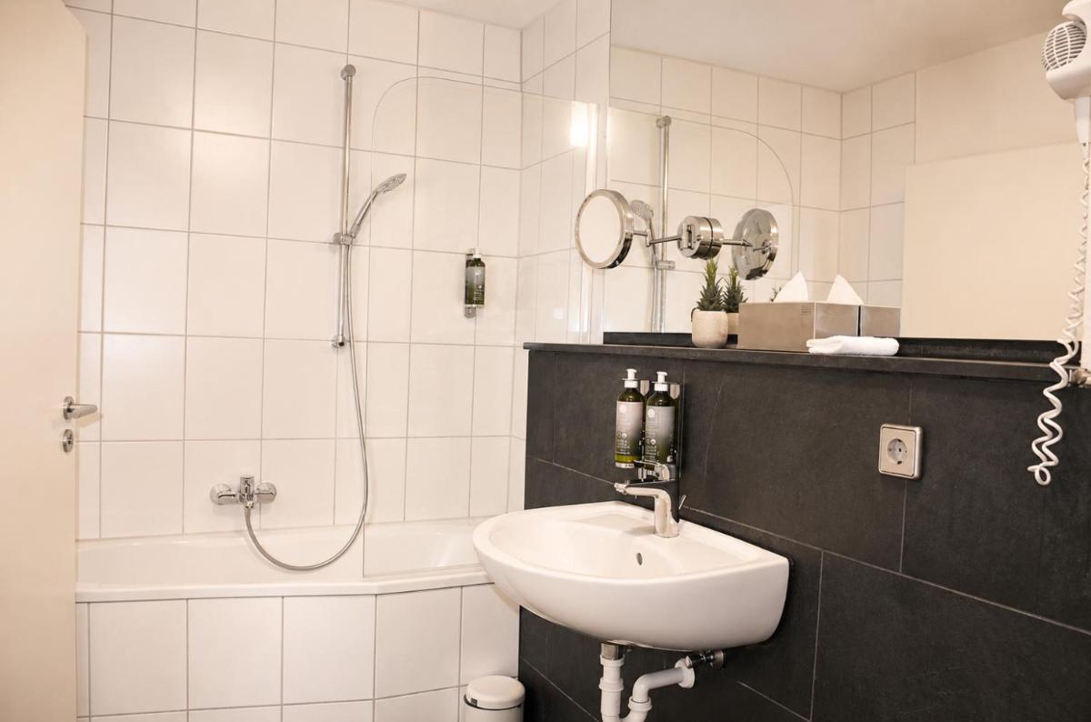 Hotel am Hirschgarten - Housity