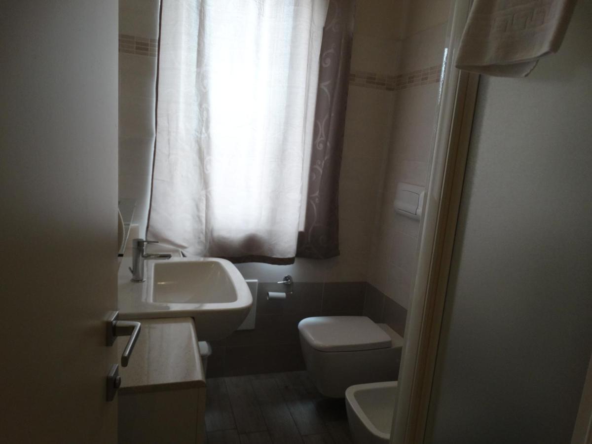 Hotel Moderno - Housity