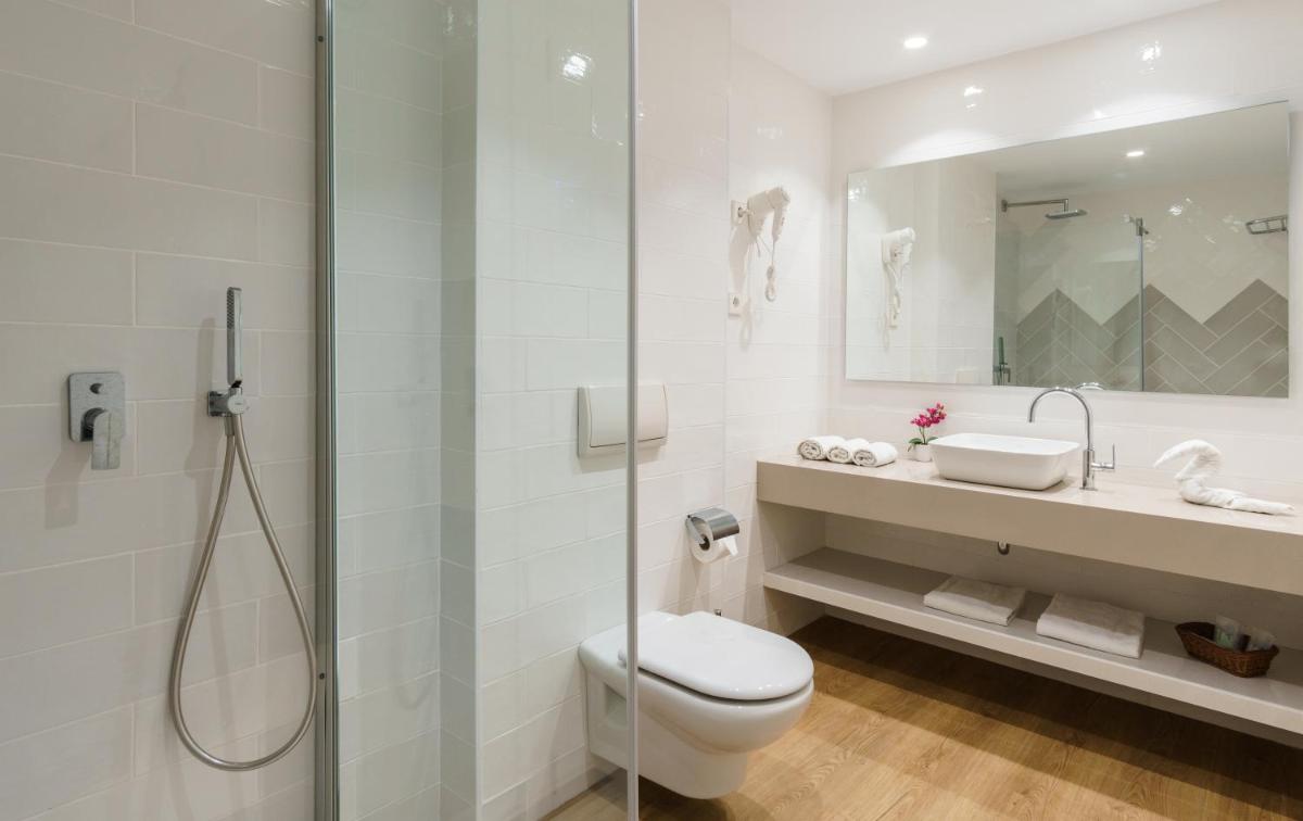 Un baño de Club del Sol Aparthotel