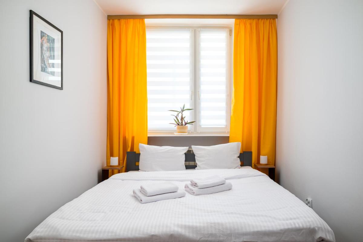 Metro Trocka Charming Apartment by BookingHost - Housity