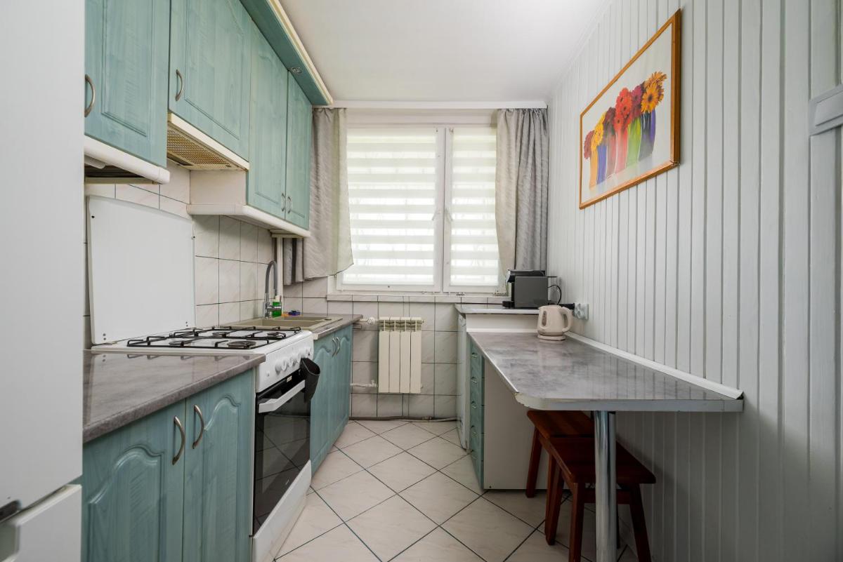 Metro Trocka Charming Apartment by BookingHost - Housity