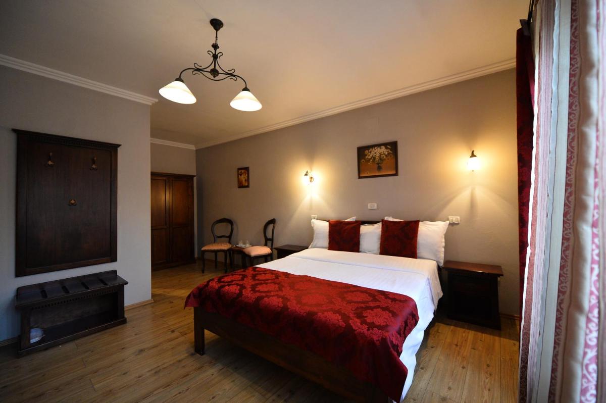 Pensiunea Antique - Housity