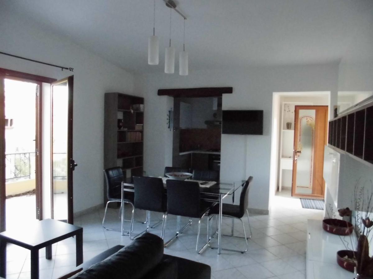 Casa vacanze Villa Lucheria Loceri - Housity