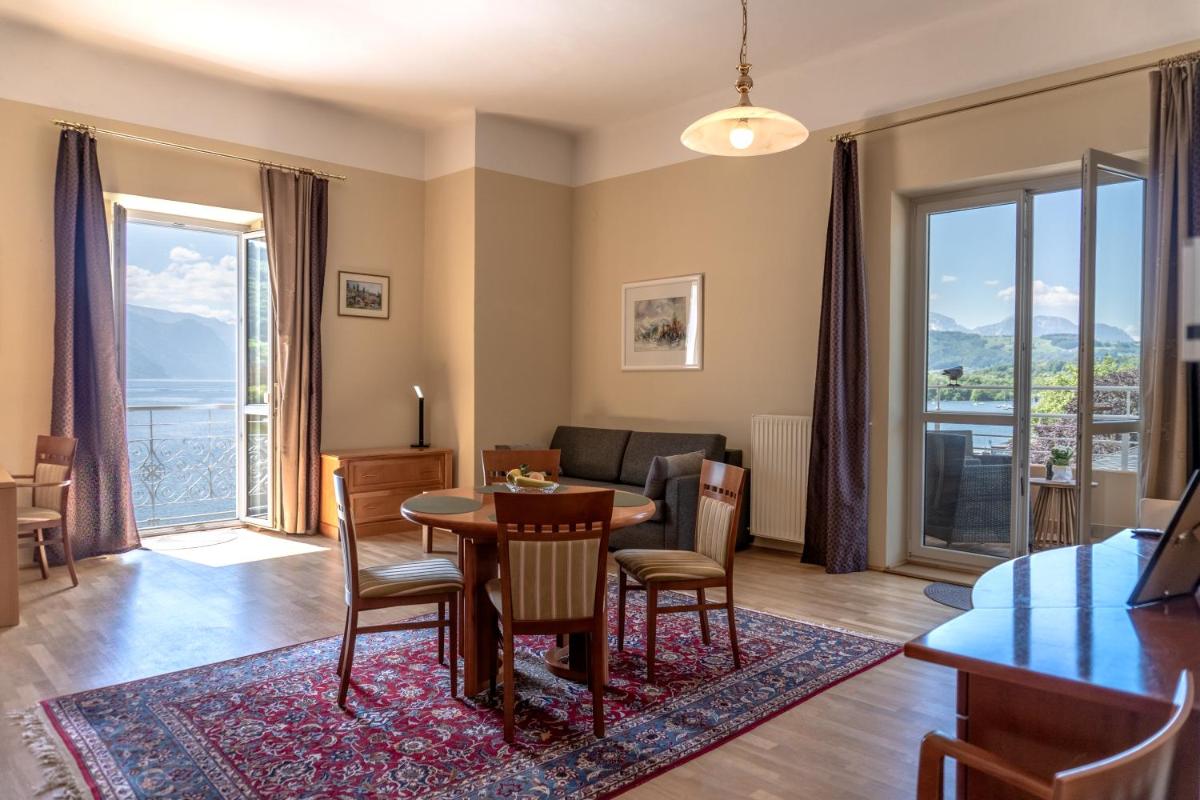 Fantastic Lake and Mountain View, First Row Lakeside - Housity