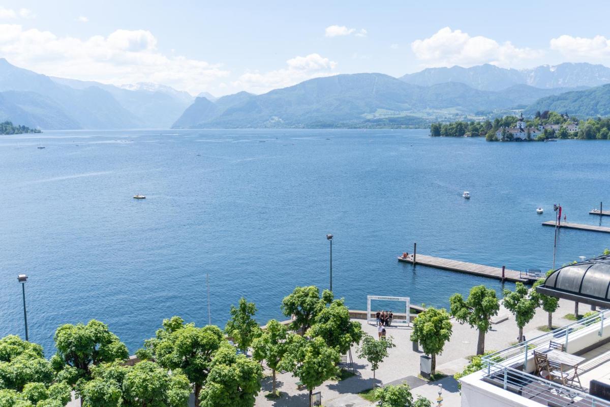 Fantastic Lake and Mountain View, First Row Lakeside - Housity