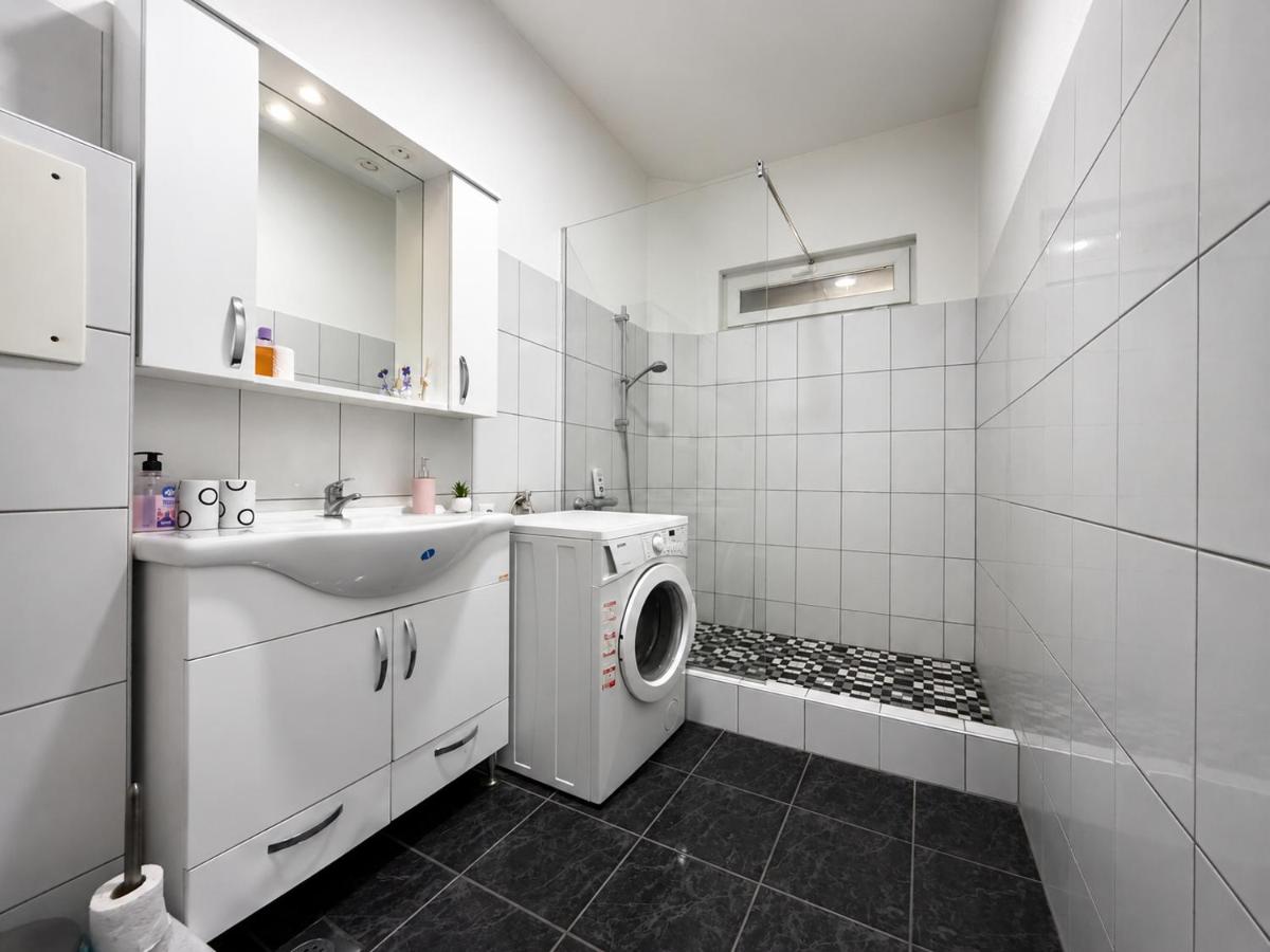Gaia Aparthotel near Airport - Housity
