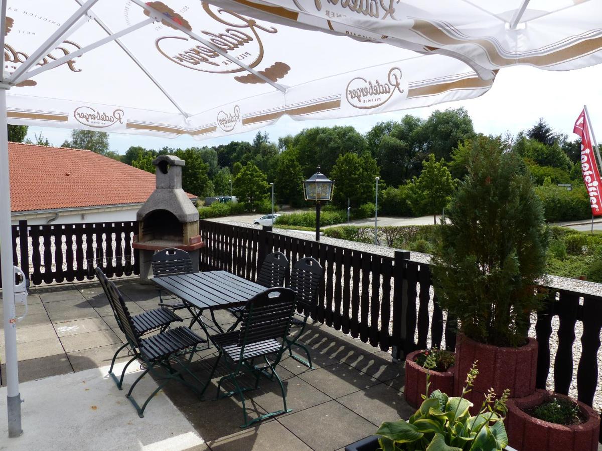 Hotel Zum Anger - Housity
