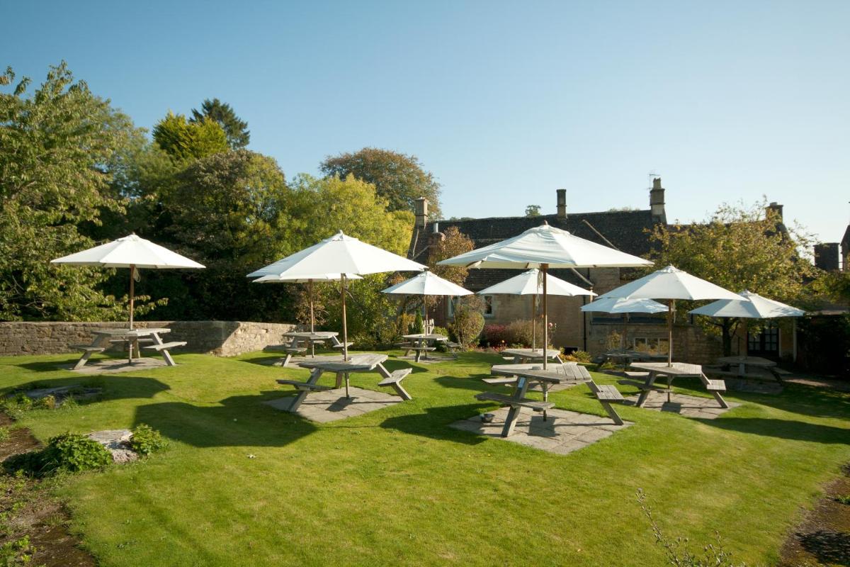 Horse and Groom - Housity
