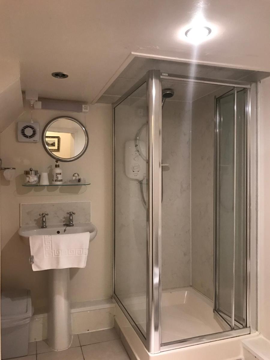 Glenlossie Guest House - Housity