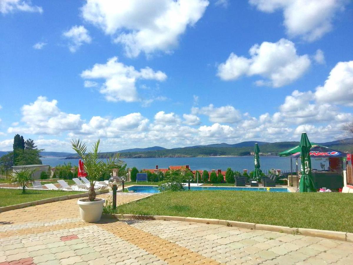 Suitetrails - Safo Apartments and Rooms