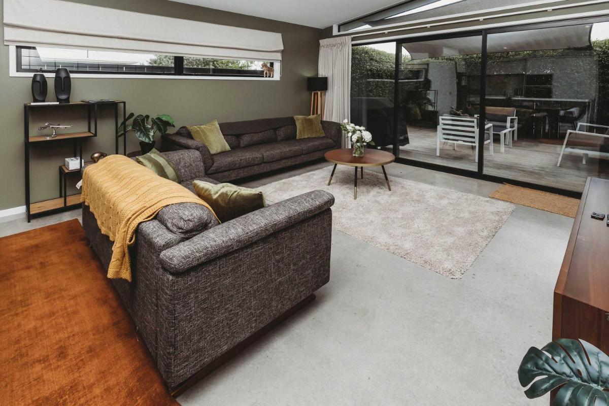 Perfect On Powderham Prime Inner City Location - Housity