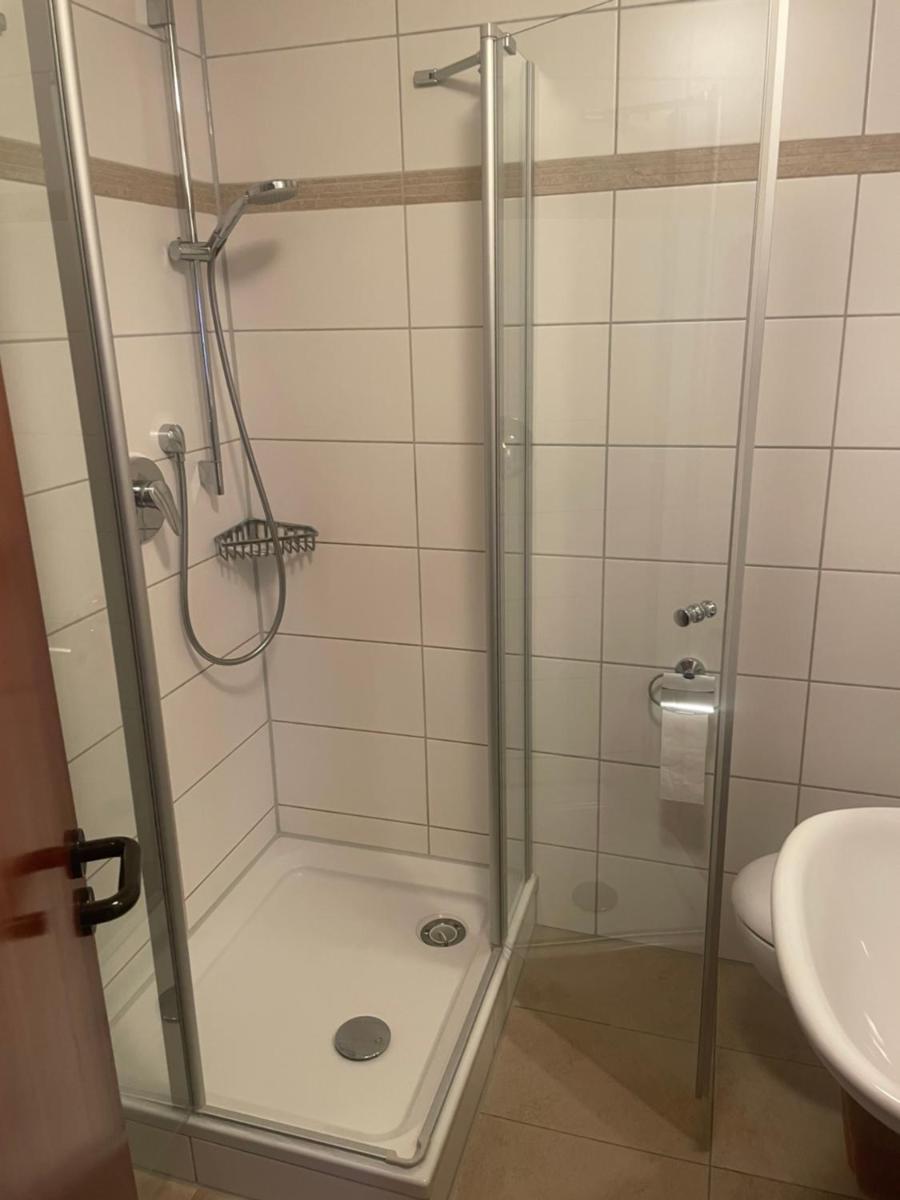 Gasthof und Pension Kreuz - Housity