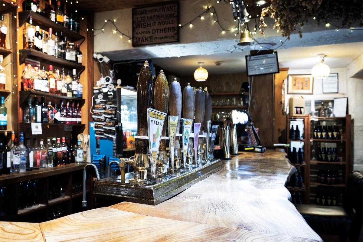 Strands Hotel/Screes Inn & Micro Brewery - Housity