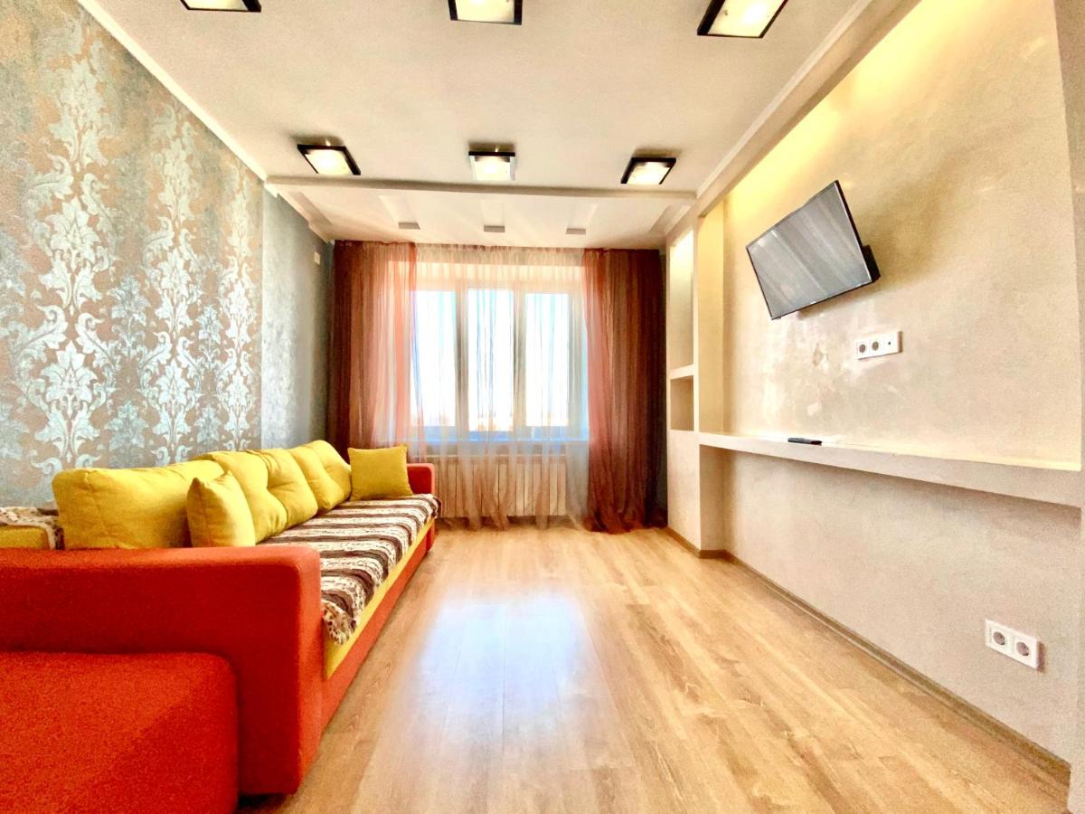 ApartPoltava Світлі та просторі двокімнатні апартаменти в новобудові, закритий паркінг , ЦЕНТР МІСТА, банківський ЧЕК - Housity