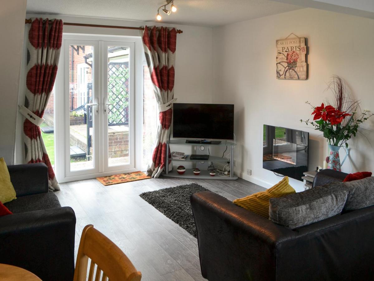 Pottergate Cottage - Housity