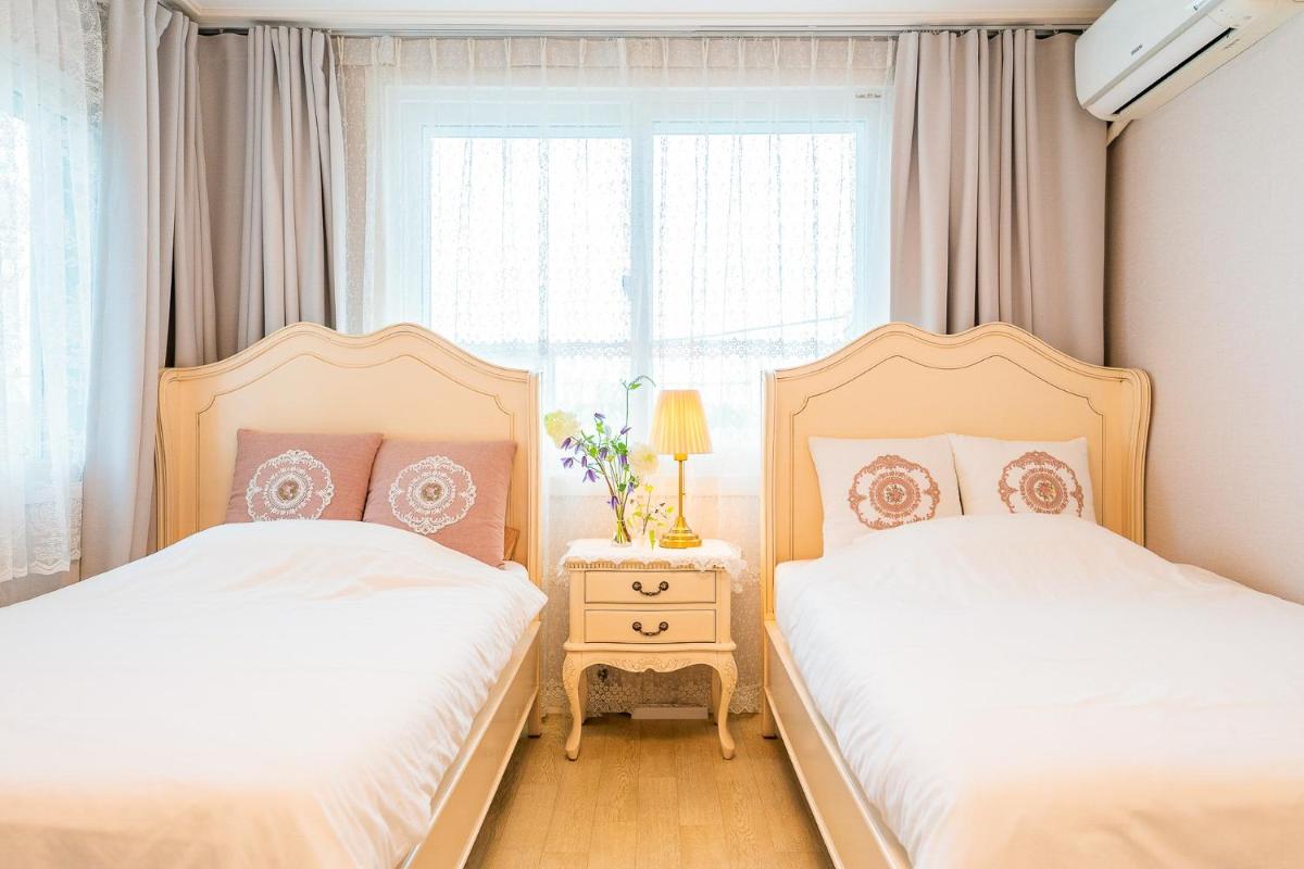 Haiyan Hill House - Private Seoul Stay with Courtyard - Housity