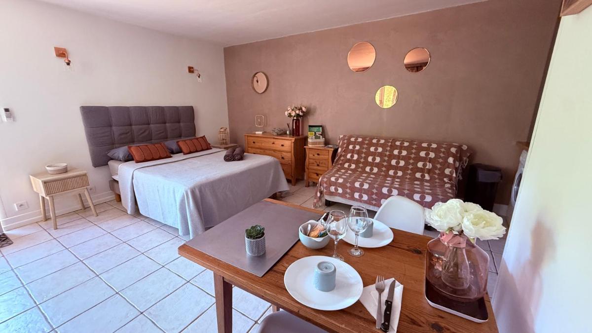 CASAMACCE Studio climatisé avec terrasse, small comfortable apartment free parking, air-conditioned & Wifi - Housity