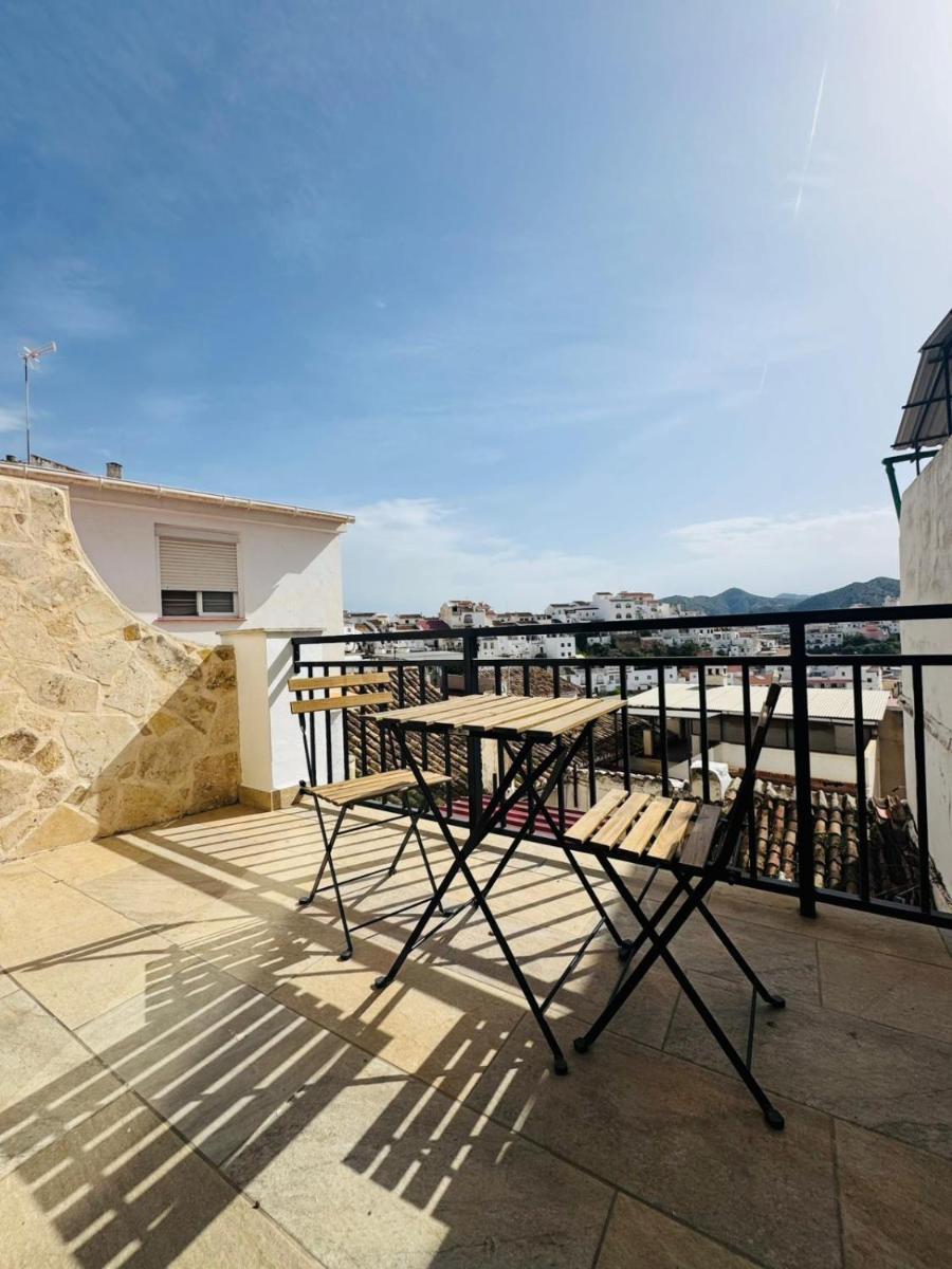 Hostal ZENTRAL - Housity