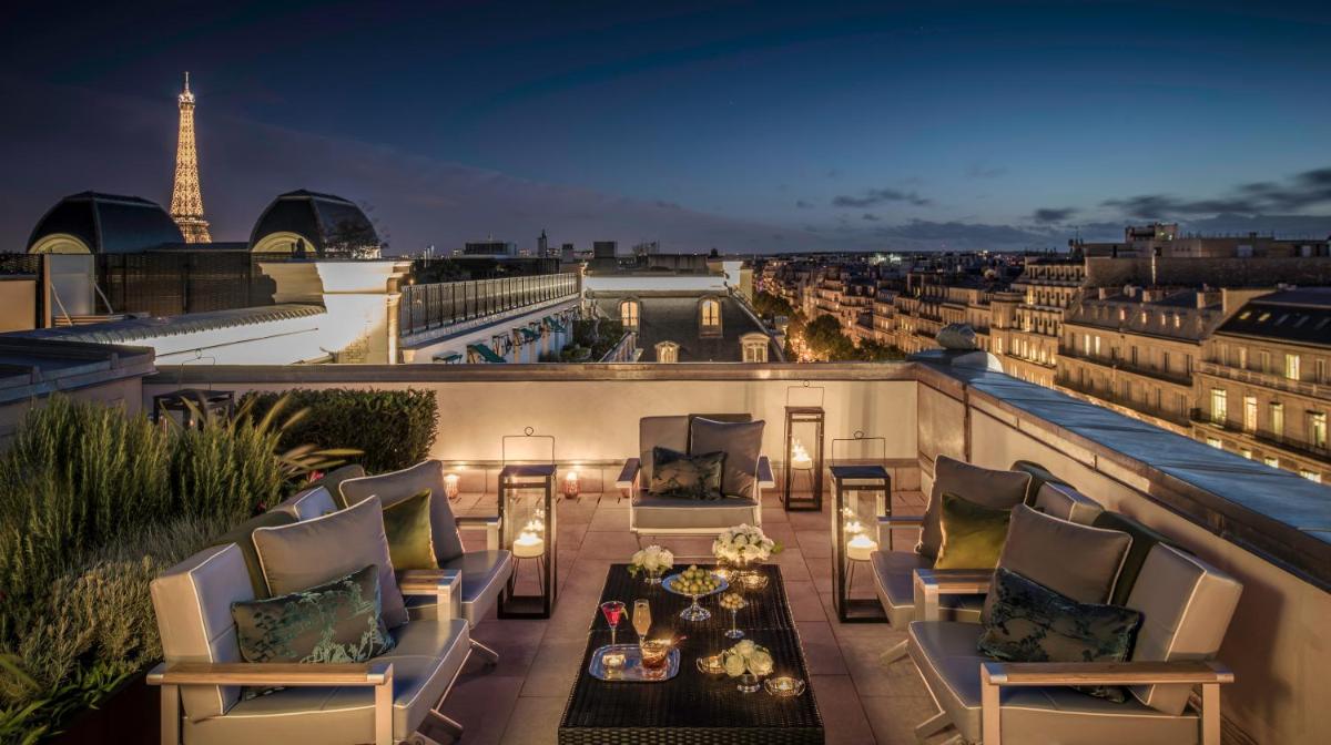 Coin salon dans l'établissement The Peninsula Paris