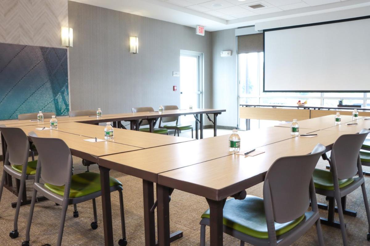 SpringHill Suites by Marriott Somerset Franklin Township - Housity
