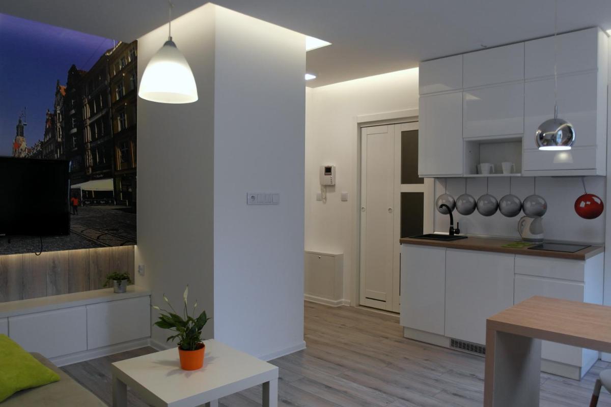 Studio Golden House - Housity