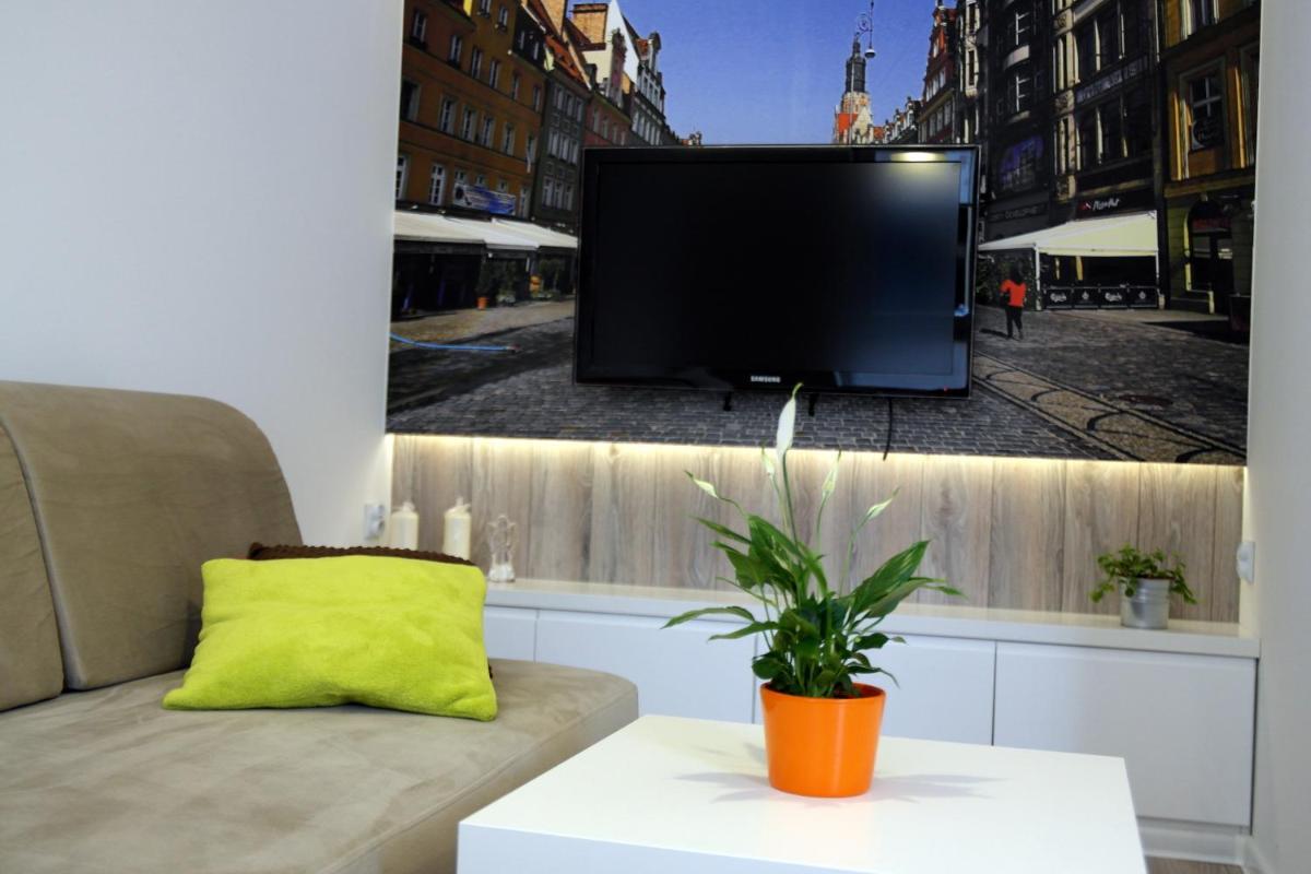 Studio Golden House - Housity