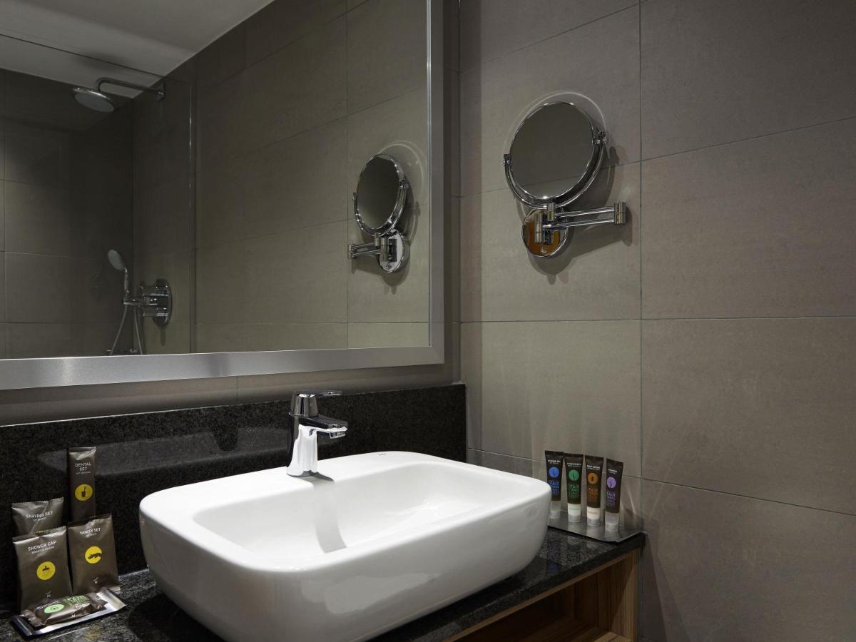 Novotel London Stansted Airport - Housity