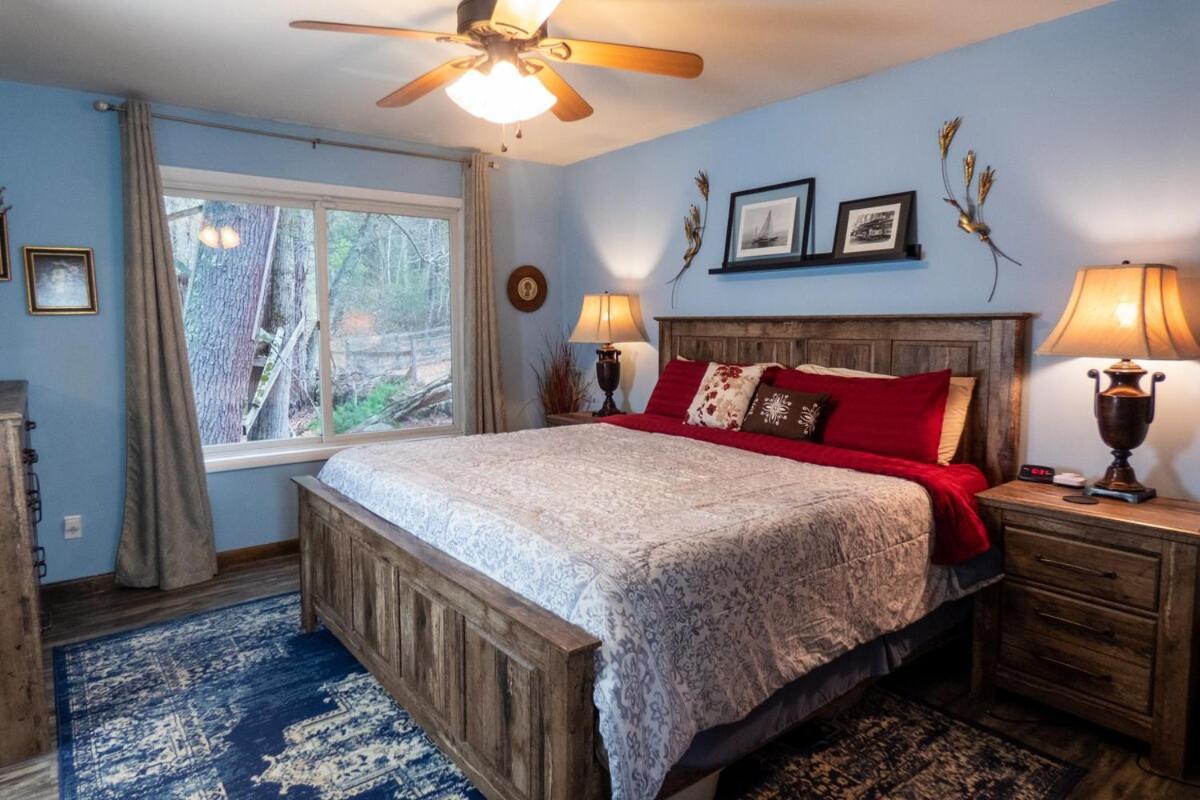 Spacious Catskills Home with Covered Hot Tub - Housity