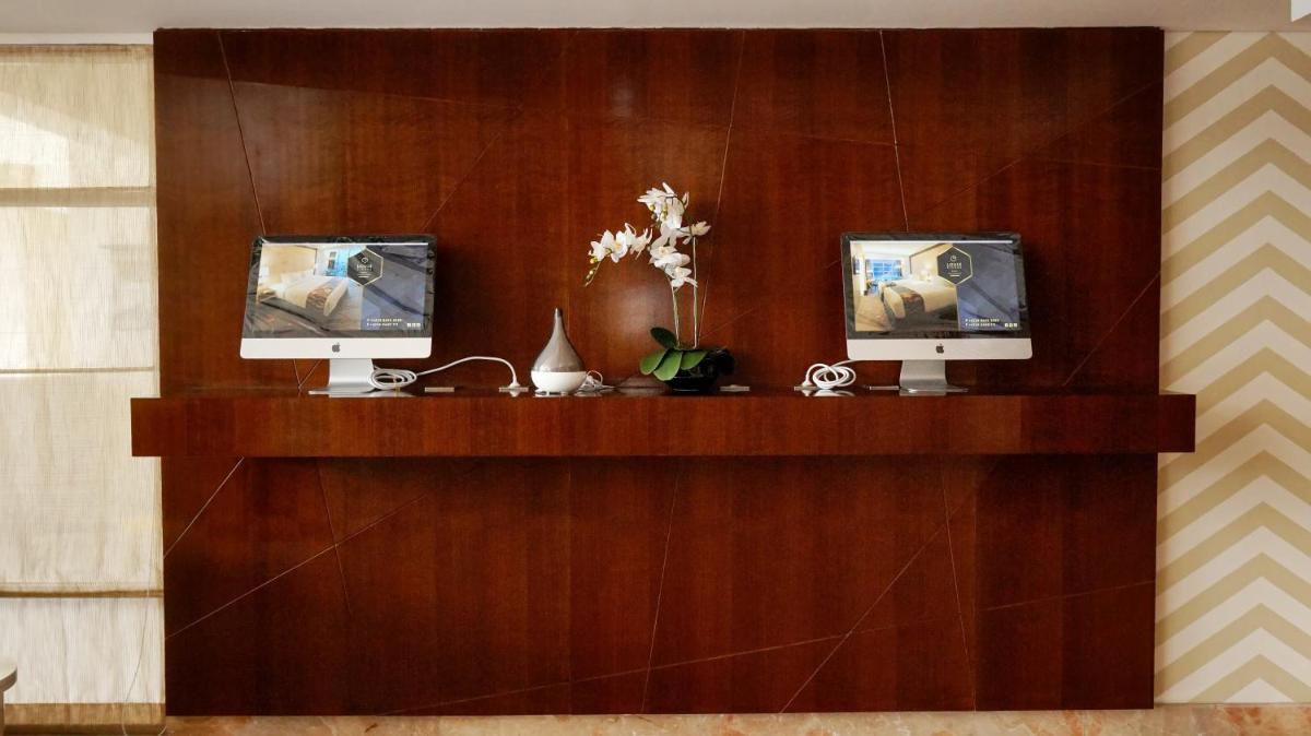 Louis Kienne Hotel Pandanaran - Housity