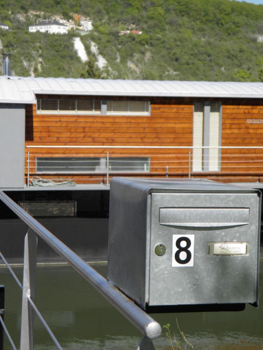 Dolce Riva Giverny - Paris Luxury Boat - Housity