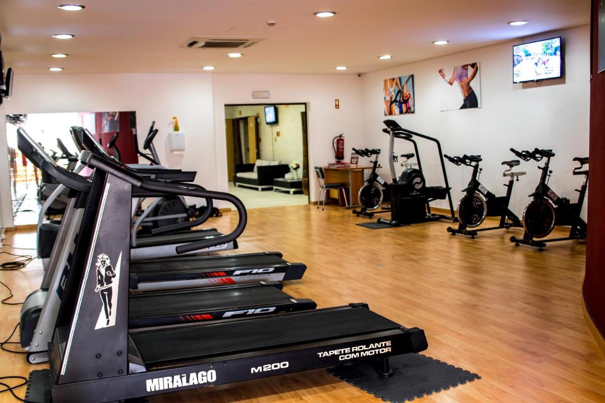 O centro de fitness e/ou as comodidades de fitness de Grand Muthu Forte do Vale