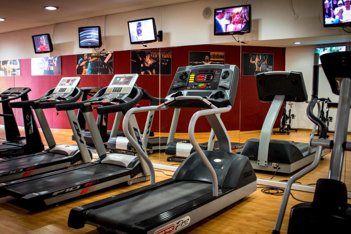 O centro de fitness e/ou as comodidades de fitness de Grand Muthu Forte do Vale