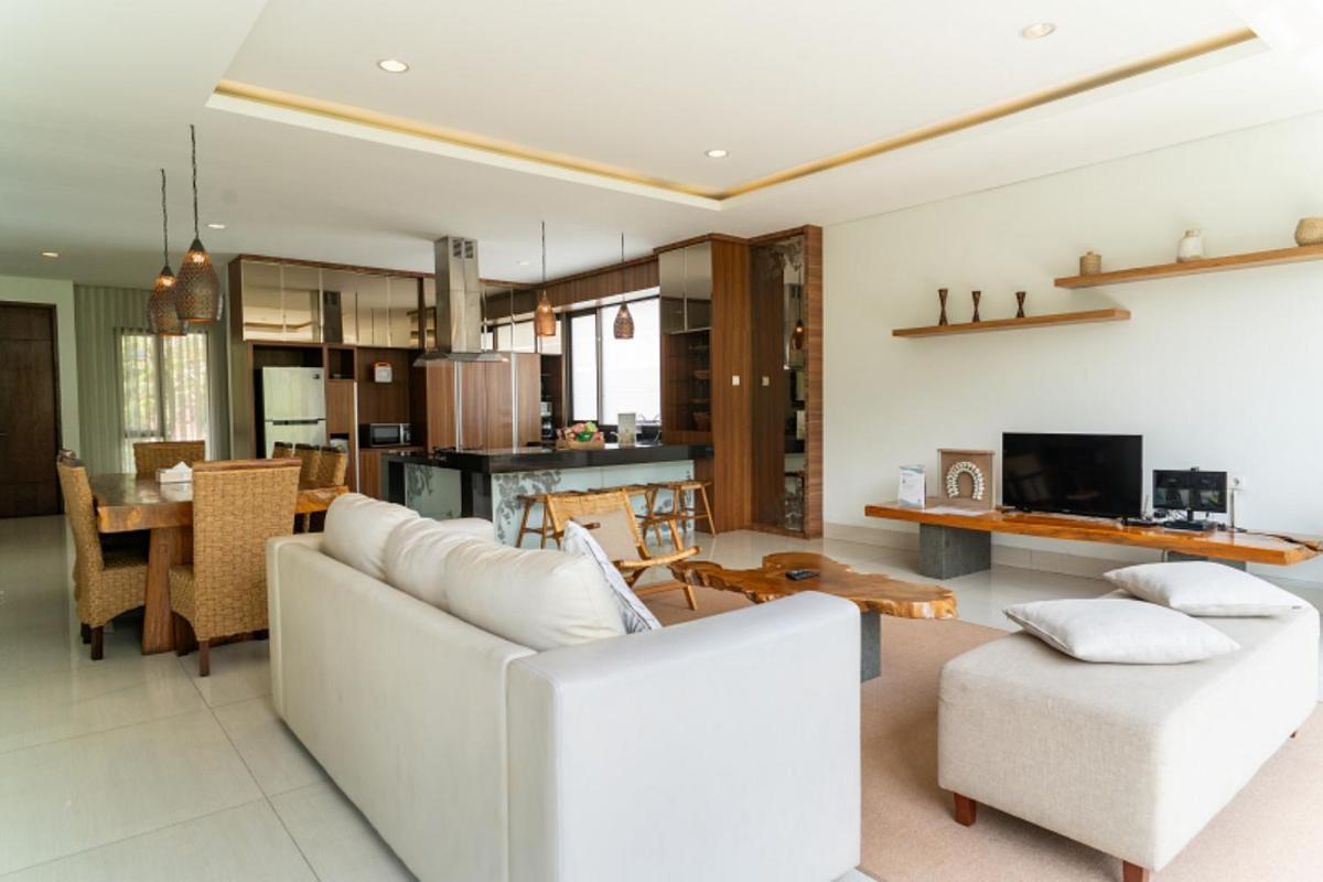 Magenta Villa 6 bedroom with a private pool - Housity