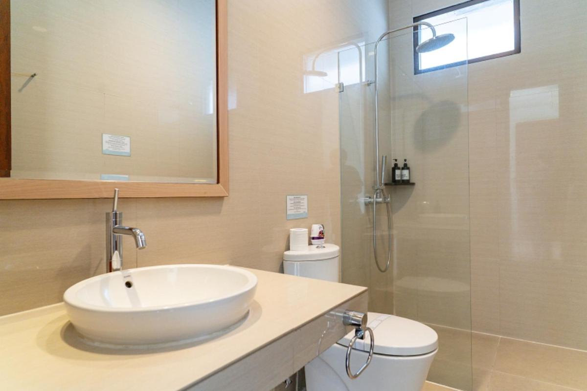 Magenta Villa 6 bedroom with a private pool - Housity