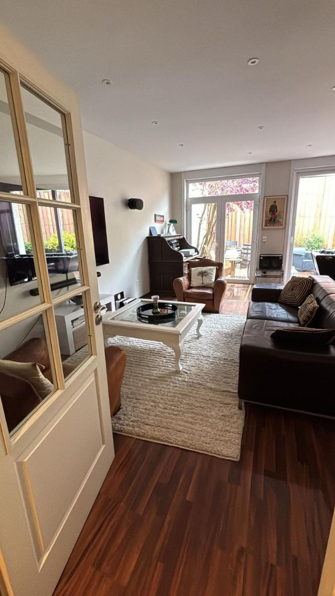 La Liberté, Loft 90 m2 rénové centre-ville, terrasse amenagee, jeux & parking - Housity